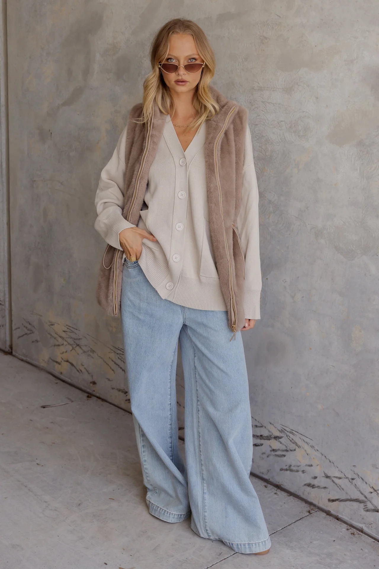 AMAIS Cardigan Stone - Image 3