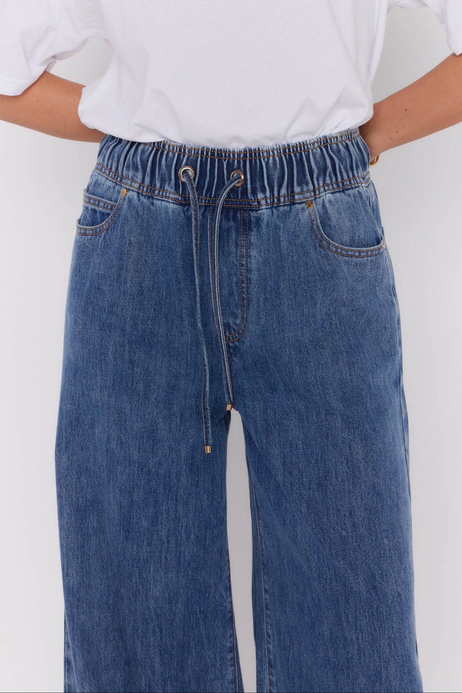 CASEY Jeans Mid Blue Wash Denim - Image 9