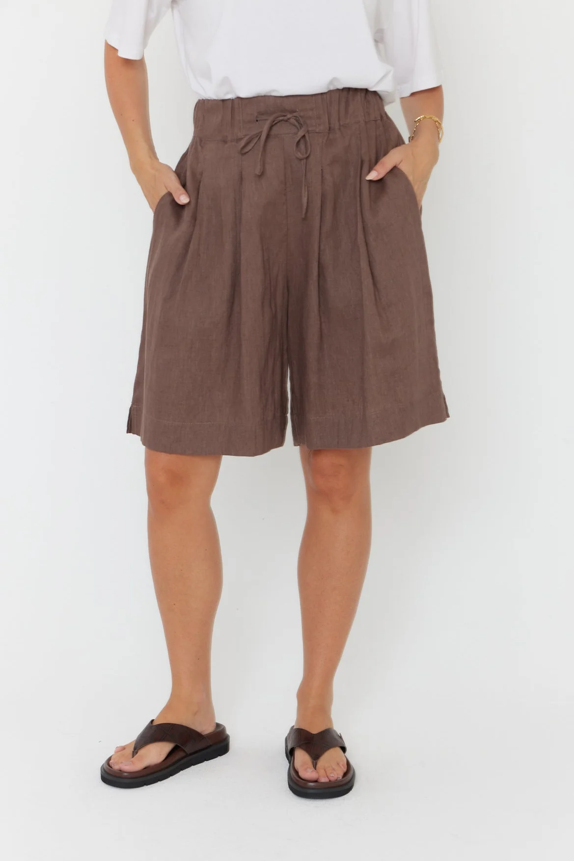 JUNY Shorts Chocolate - Image 9