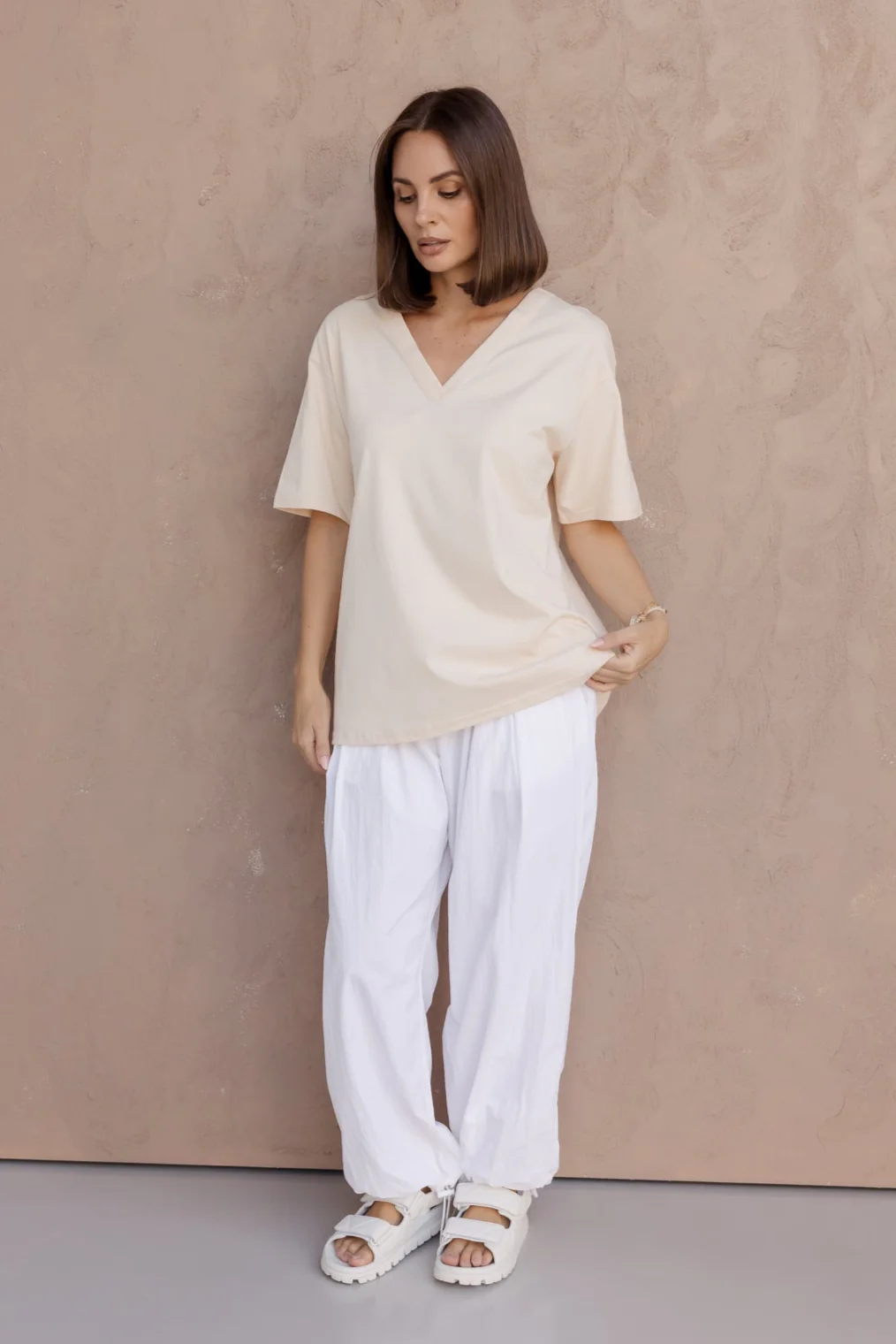 NIX V-Neck T-Shirt Cream - Image 2