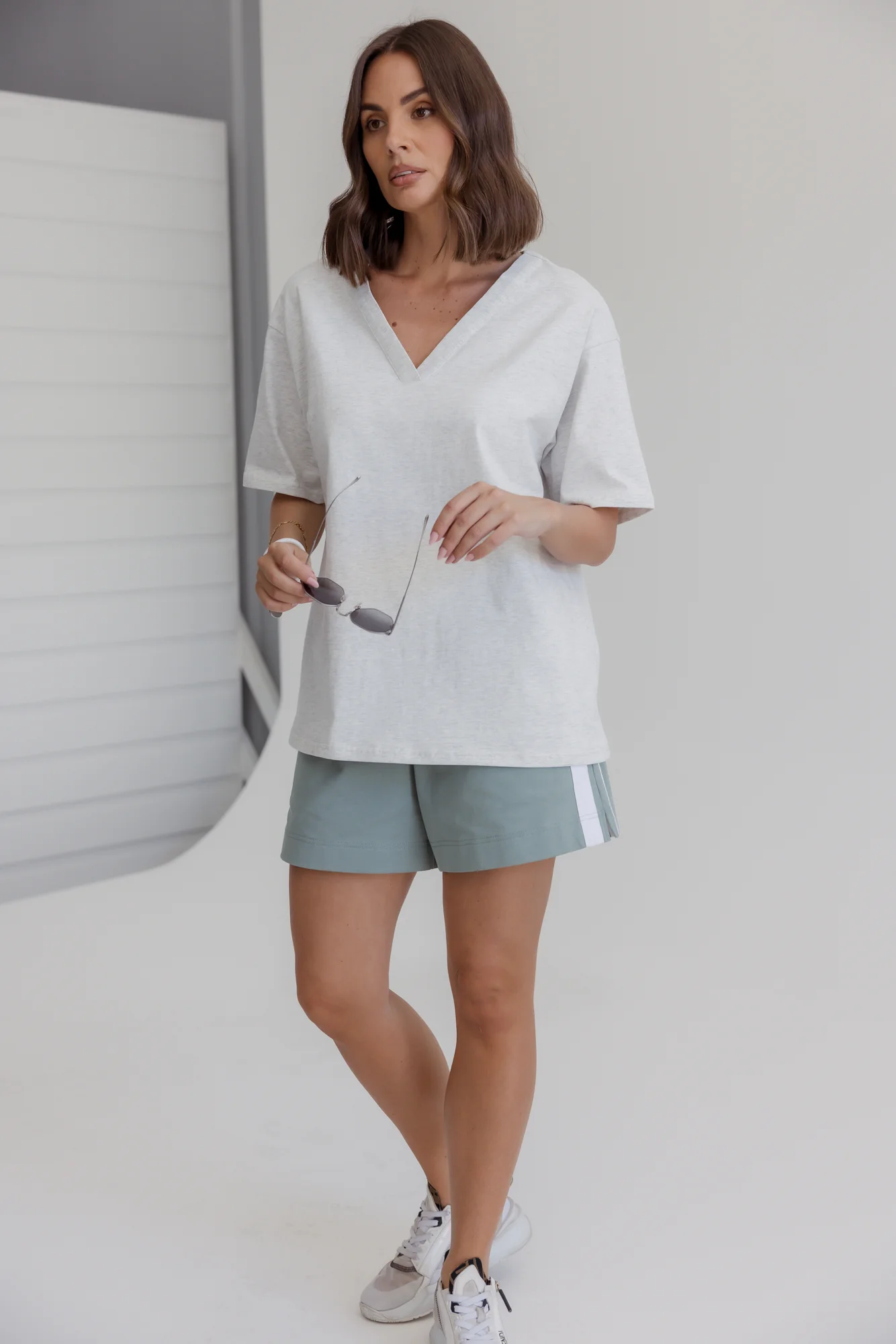 NIX V-Neck T-Shirt Grey Marle - Image 2