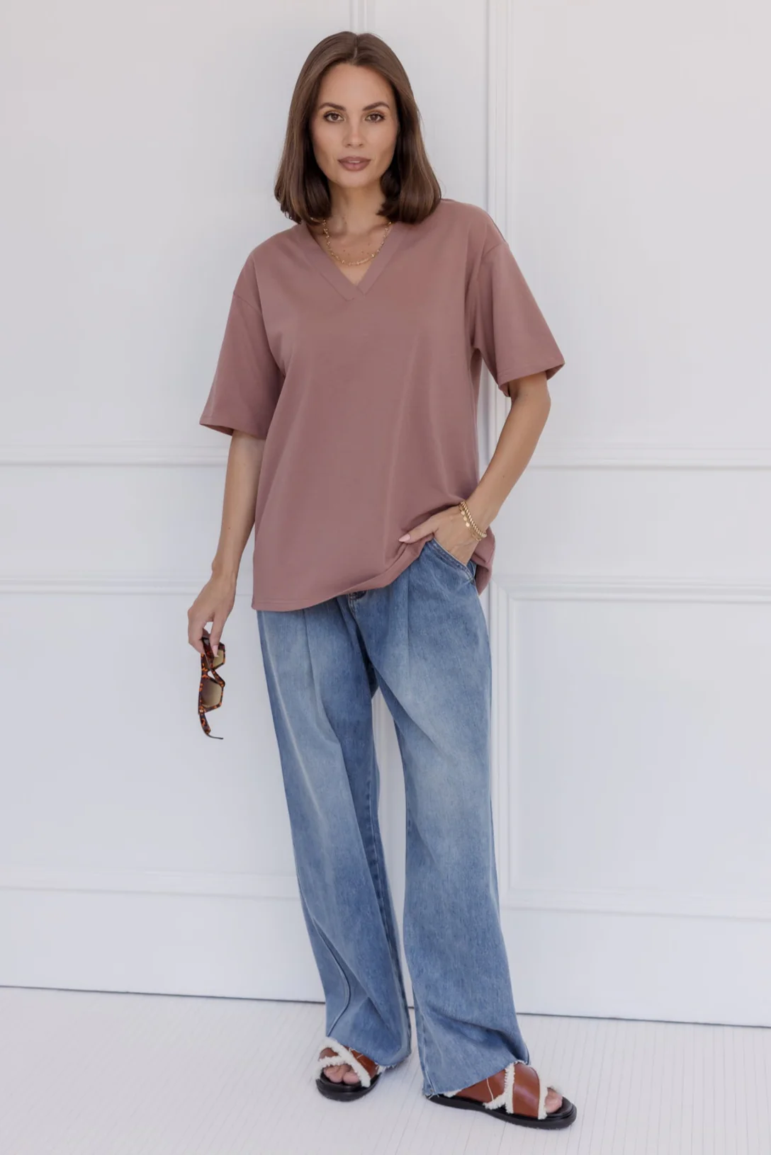 NIX V-Neck T-Shirt Mahogany - Image 2