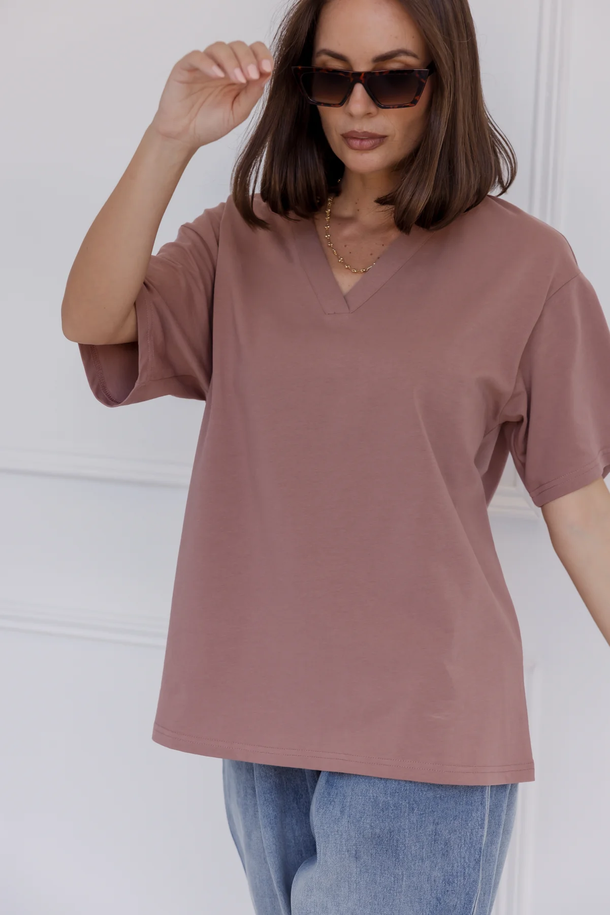 NIX V-Neck T-Shirt Mahogany - Image 4