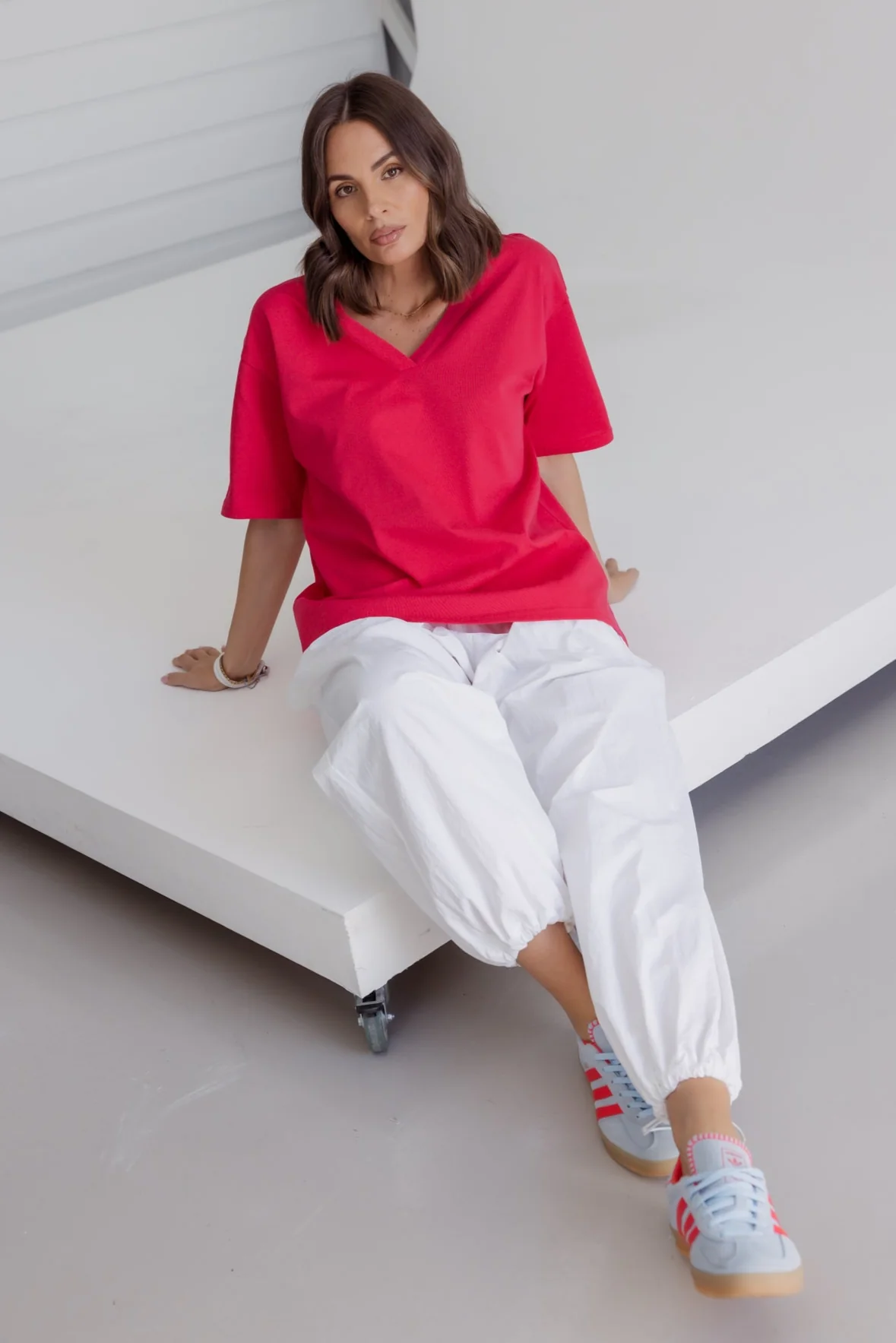 NIX V-Neck T-Shirt Strawberry Red - Image 3