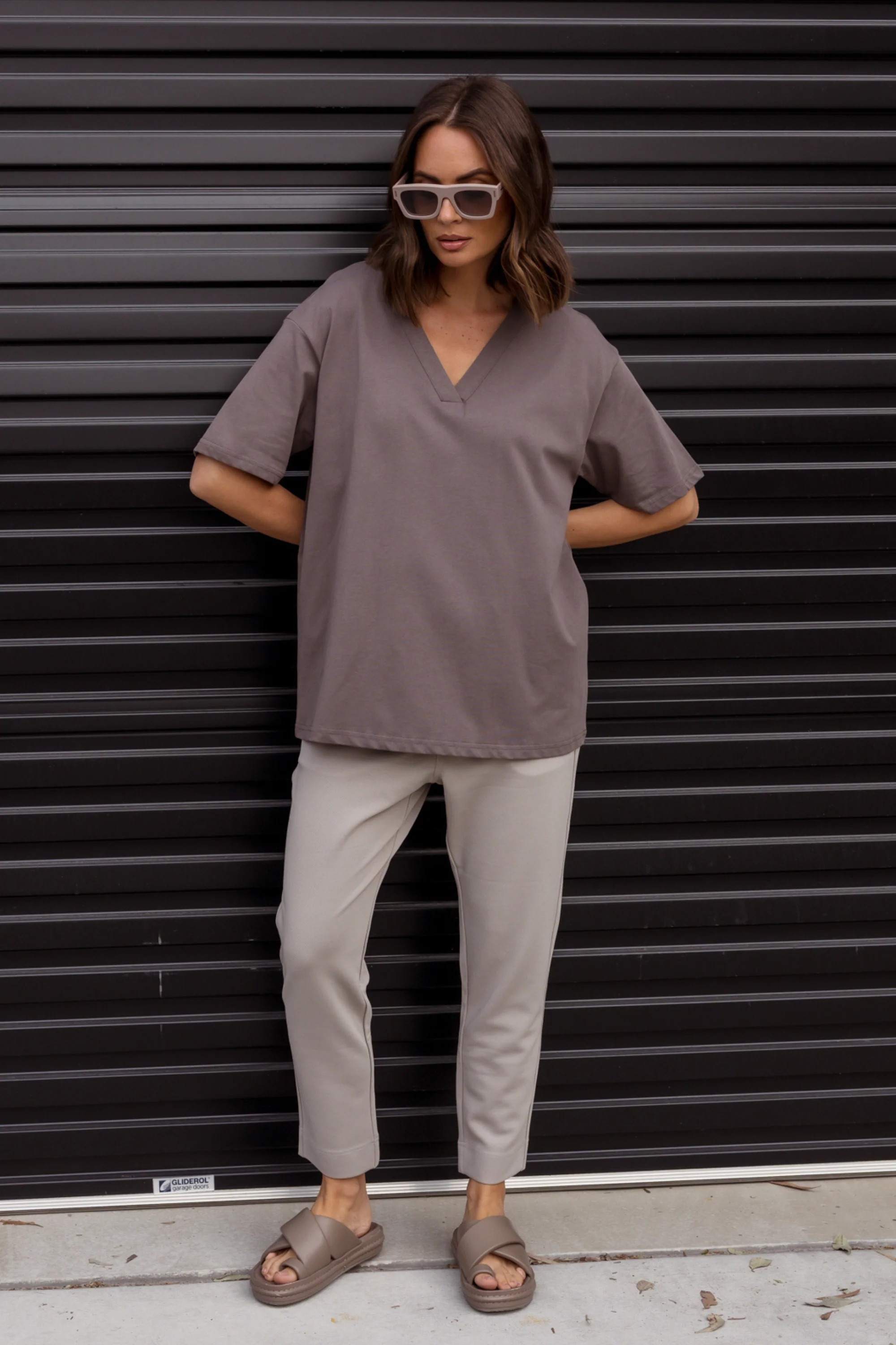 NIX V-Neck T-Shirt Taupe Brown - Image 4