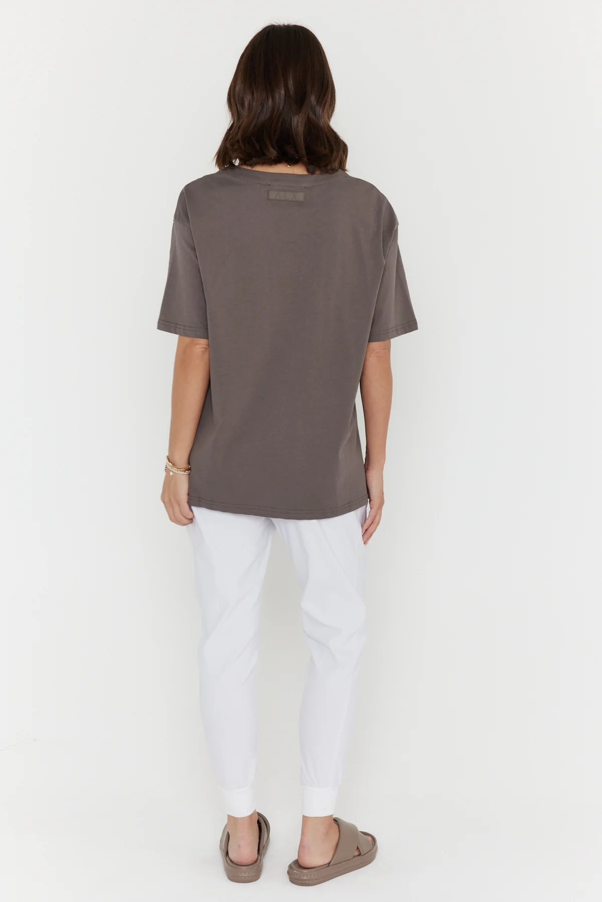 NIX V-Neck T-Shirt Taupe Brown - Image 9