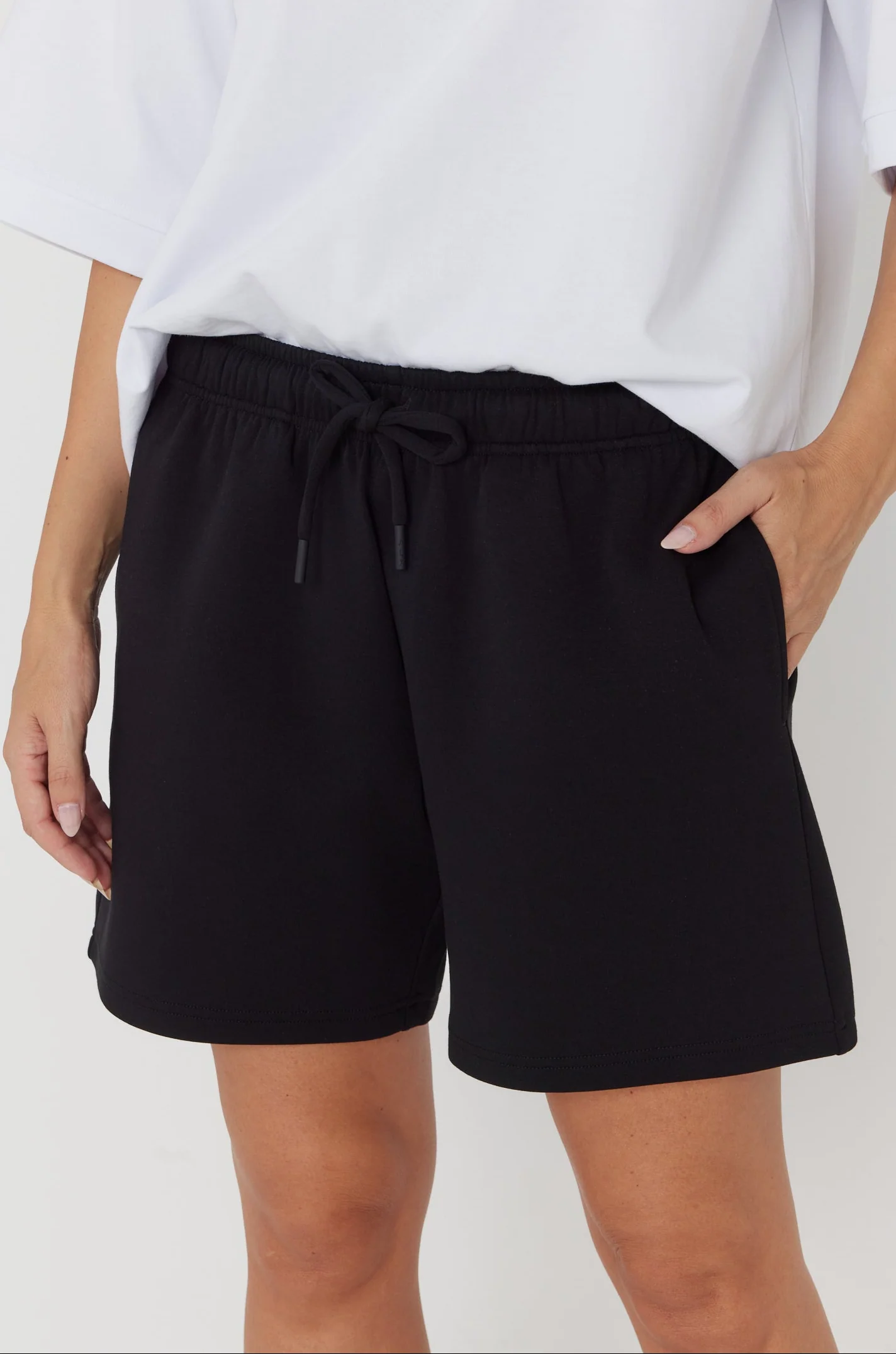 NODE Shorts Black - Image 10