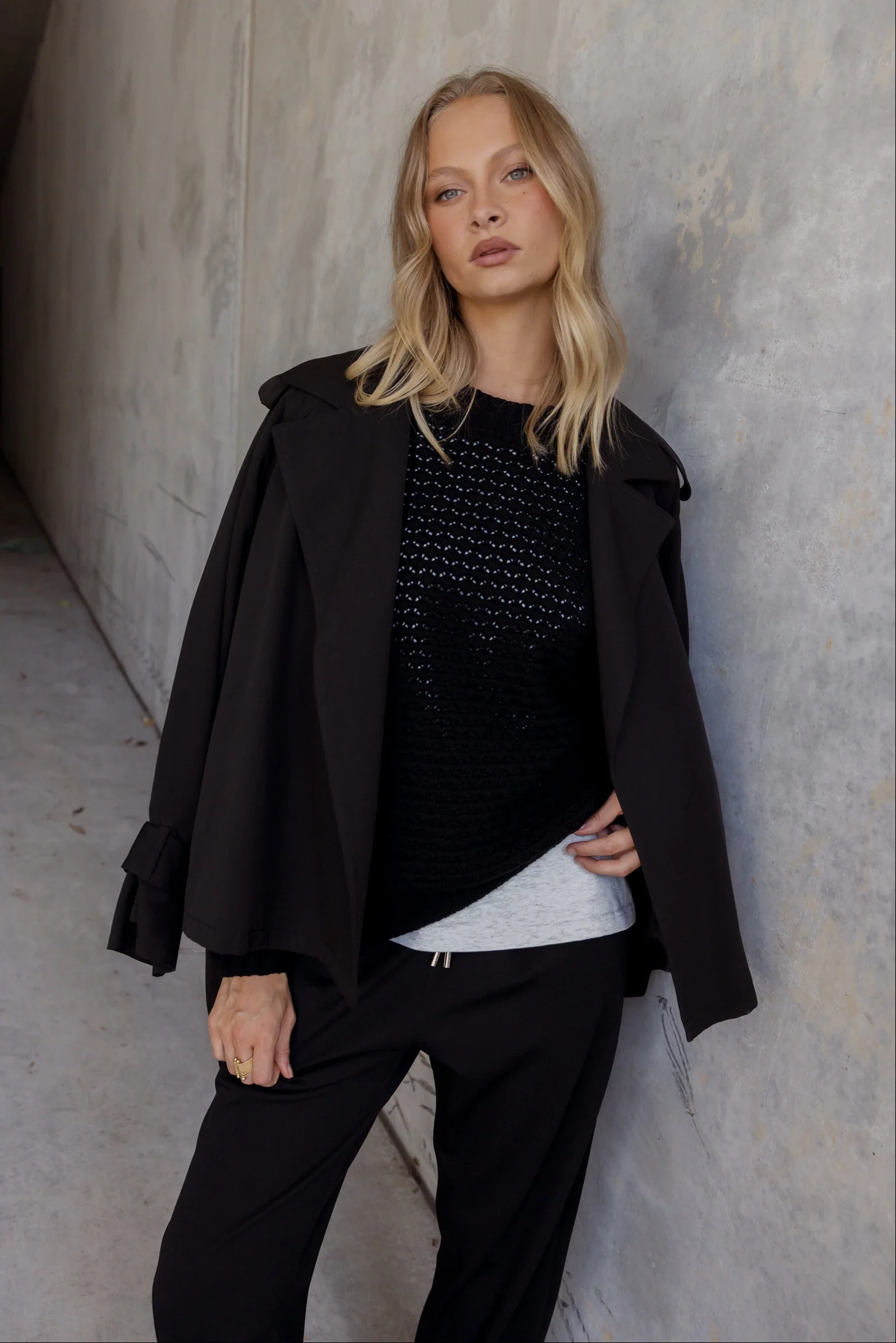 SOREN Soft Cropped Trench Black - Image 2