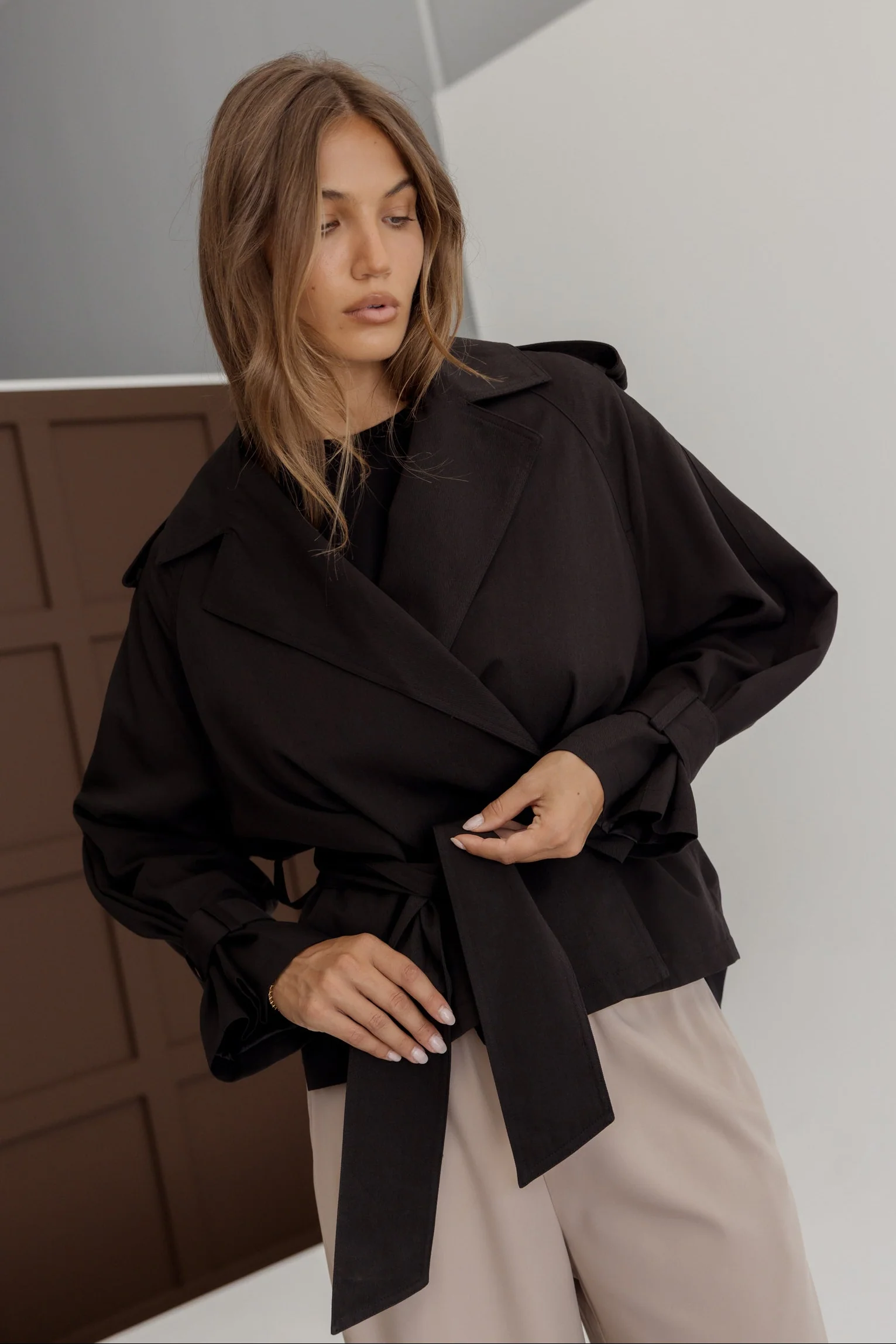 SOREN Soft Cropped Trench Black - Image 4