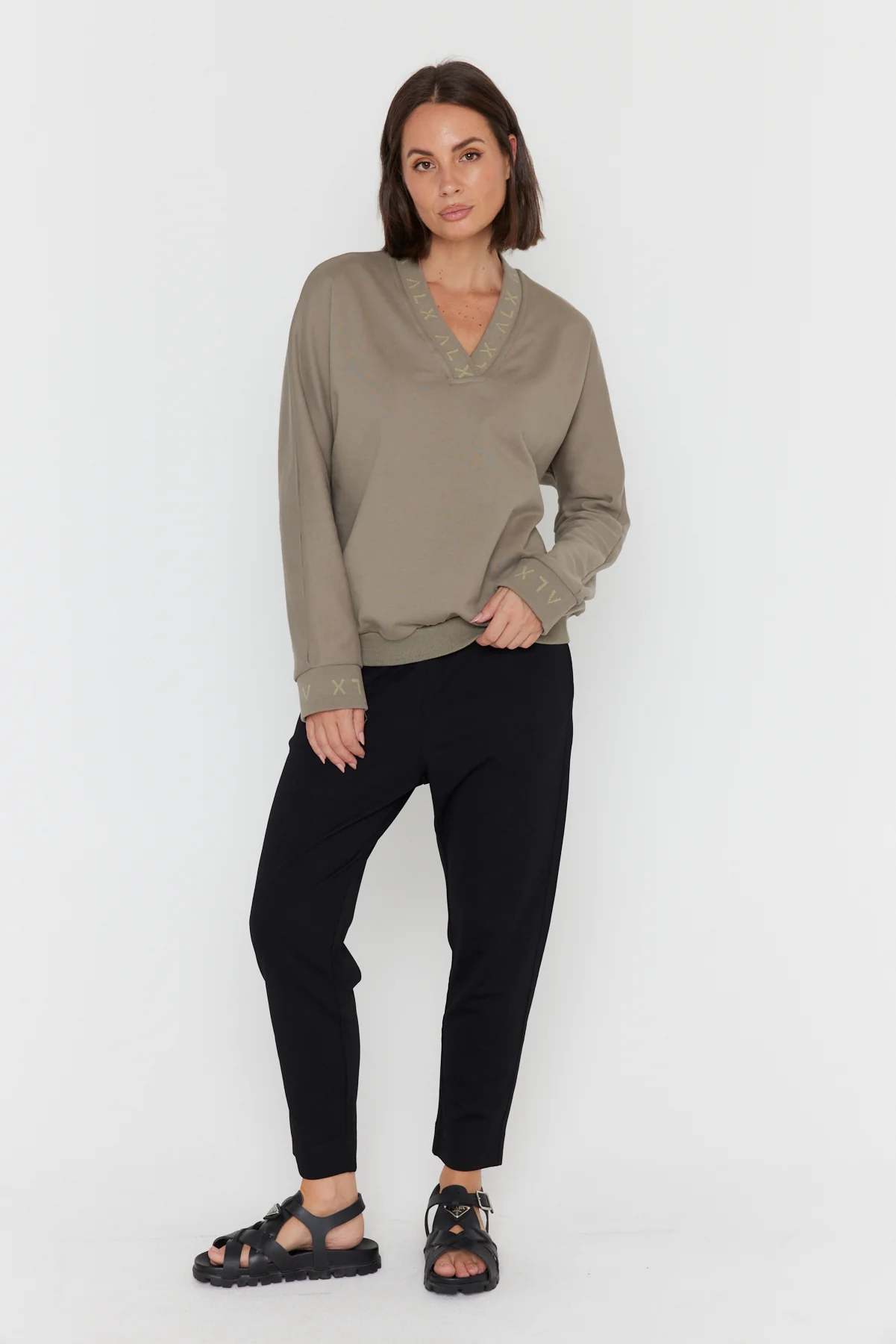 SPENCIE Jumper Taupe - Image 6